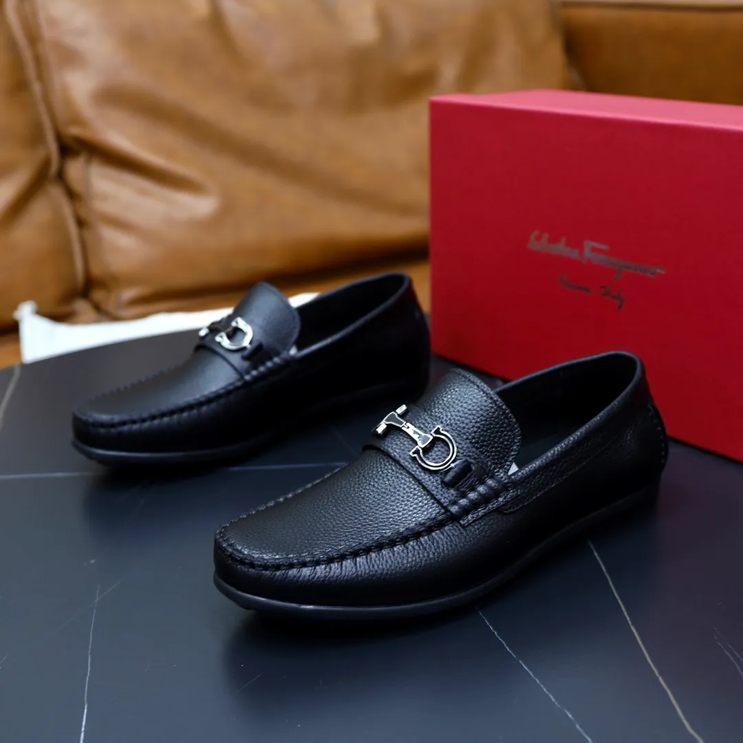 Men's shoes: 260🙅‍♂️🙅‍♂️🙅‍♂️Niuli Brand: Ferragamo Standard code: Men's code 38/44 (45 customized) Grade: Same as the official website Material: Original imported cowhide leather lining Original wear-resistant lightweight outsole Style category: Men's casual slip-on shoes Distinguished luxury brand elements top luxury Color: Actual picture color